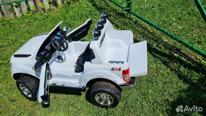 Детский электромобиль бу