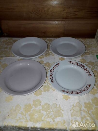 Сервиз столовый, тарелки