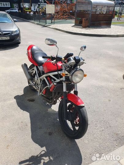 Suzuki gsf-250 Bandit 2-поколение красноголовый