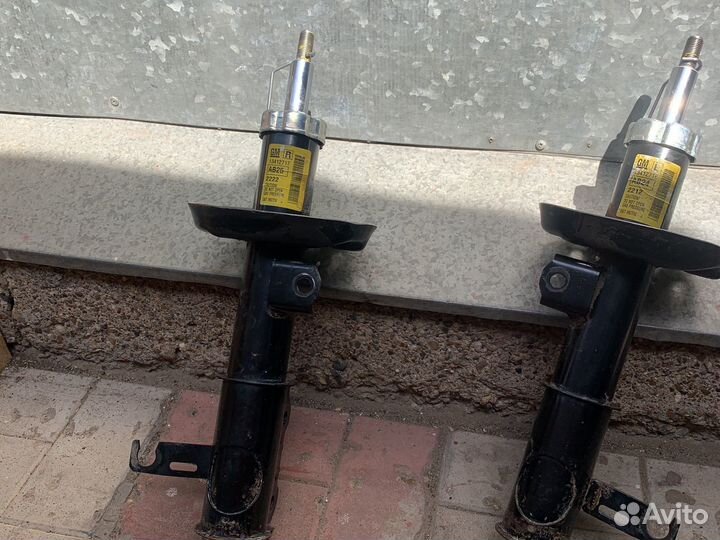 Передние амортизаторы