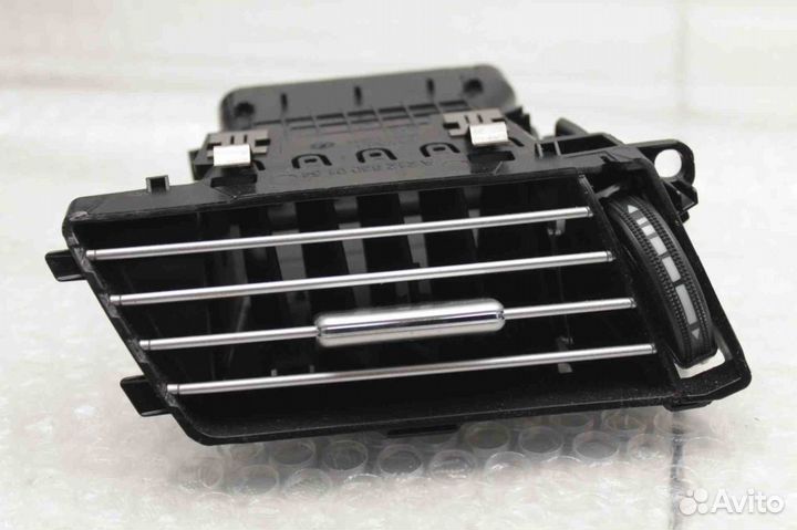 Дефлектор воздушный левый Mercedes W212 2009-2