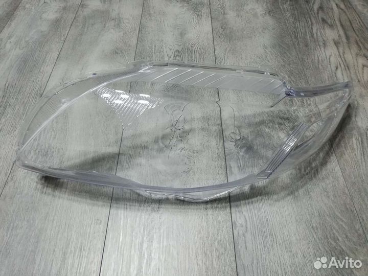 Стекло фары Toyota Corolla 150 (2007-09)