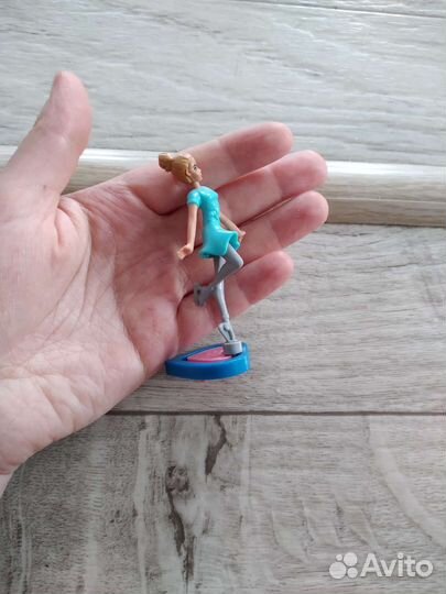 Barbie kinder Барби киндер фигуристка