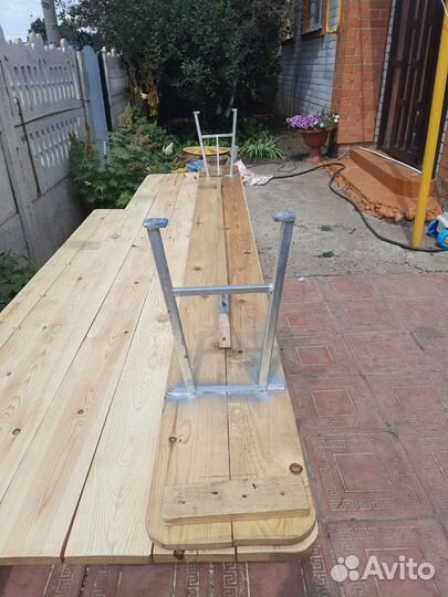 Стол со скамейками