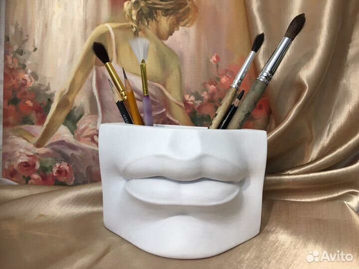 Подарок кашпо губы