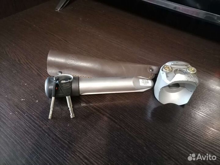 Замок на рулевой вал штыревой Garant