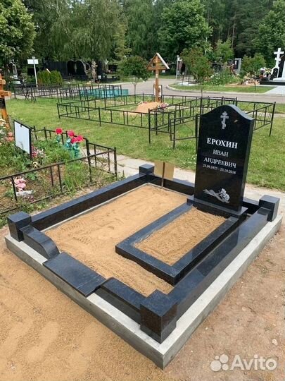 Памятники на могилу из гранита и мрамора