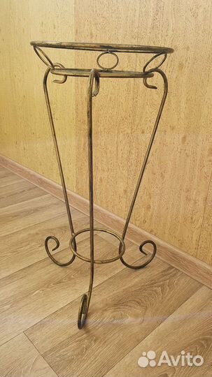 Кованная подставка для цветов