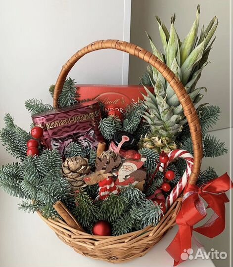 Корзина на новый год, новогодний подарок