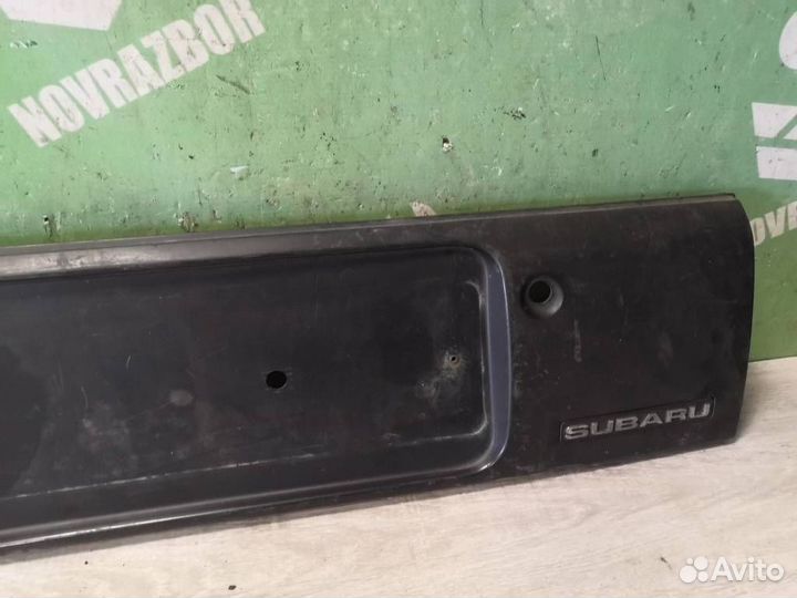 Накладка двери багажника