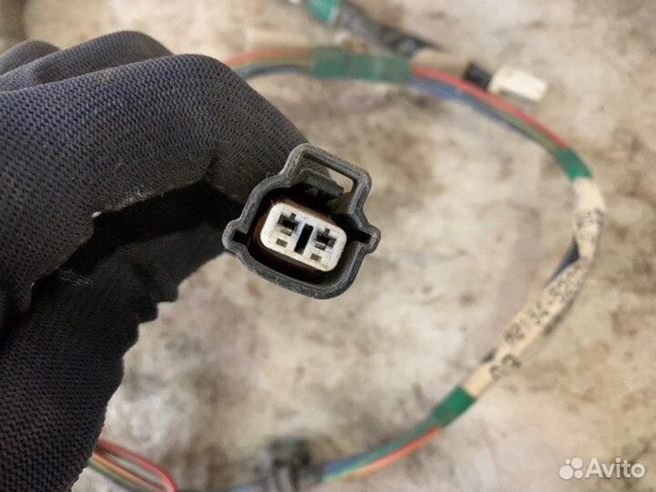 Проводка двери задняя левая Toyota Vitz 1