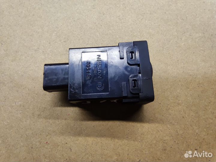 Кнопка регулировки фар Nissan qashqai j11