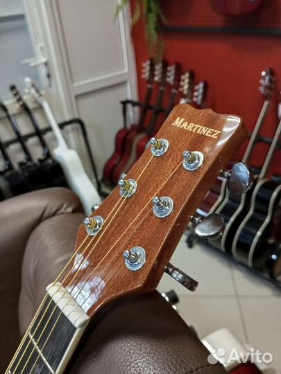 Акустическая гитара