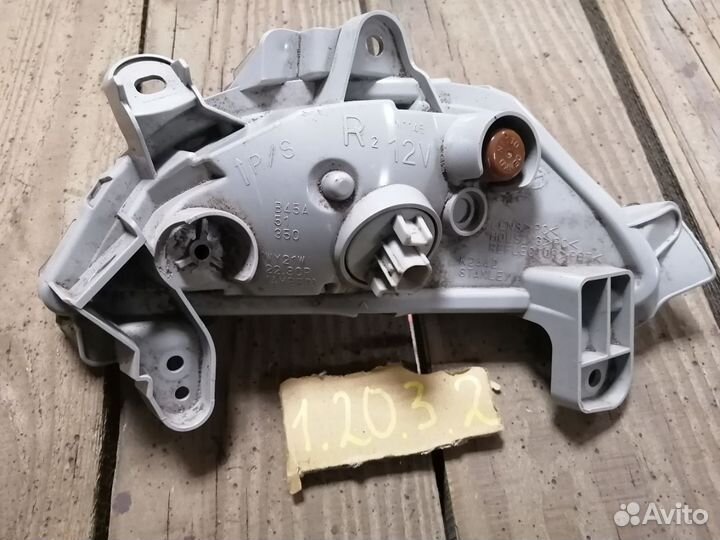 Поворотник бампера правый Mazda 3 седан BM