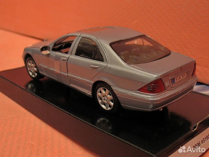 Mодель maisto Mercedes-Benz. М1/24 N34-1