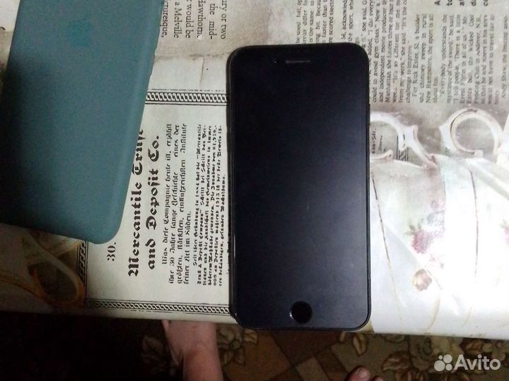 Телефон iPhone 7