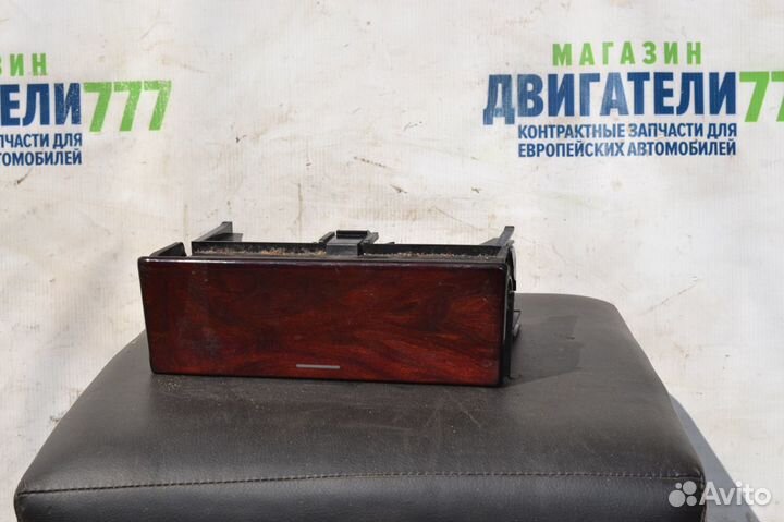 Бардачок центральной консоли Mercedes W210