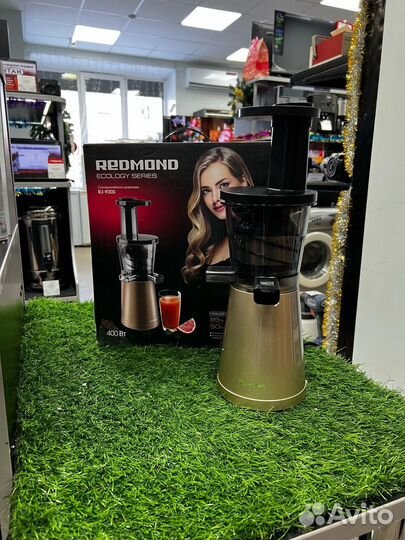 Соковыжималка электрическая Redmond RJ-930S