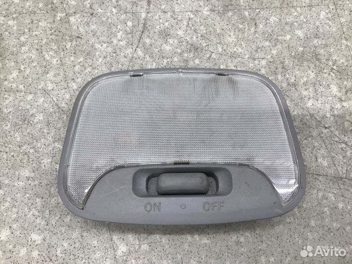 Плафон салонный Mitsubishi Pajero Montero Sport (K