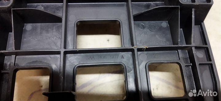 Кронштейн (сопут. товар) VW Passat (B7) 2011-2015