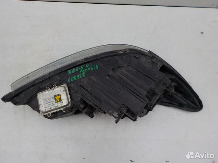 Фара левая Hyundai Genesis 2009