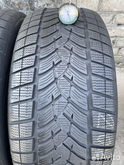 Goodyear UltraGrip Performance SUV Gen-1 255/50 R20