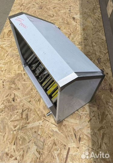 Зонт вытяжной с жироуловителем