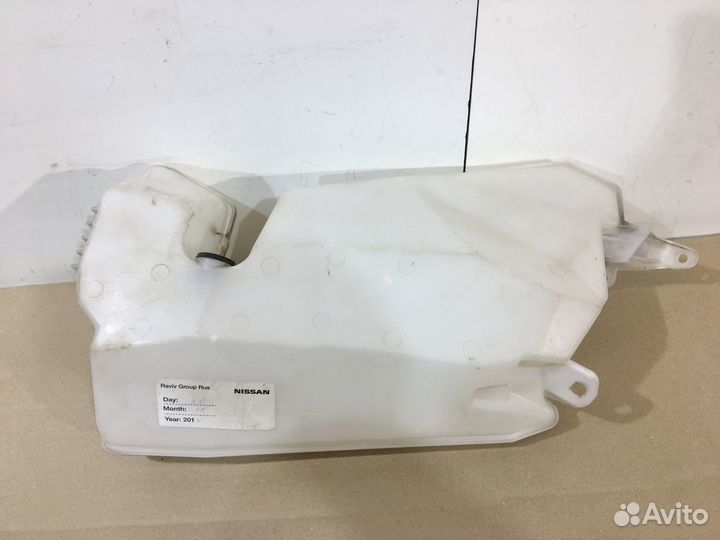 Бачок омывателя Nissan Almera G15