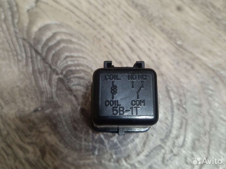 Реле пятиконтактное Opel Frontera A