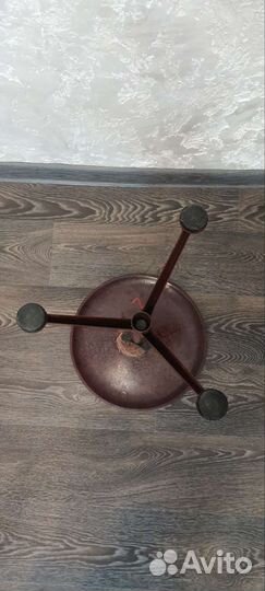 Стул для пианино винтовой