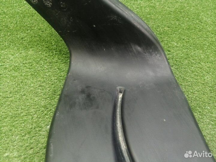 Воздуховод Mercedes Glk