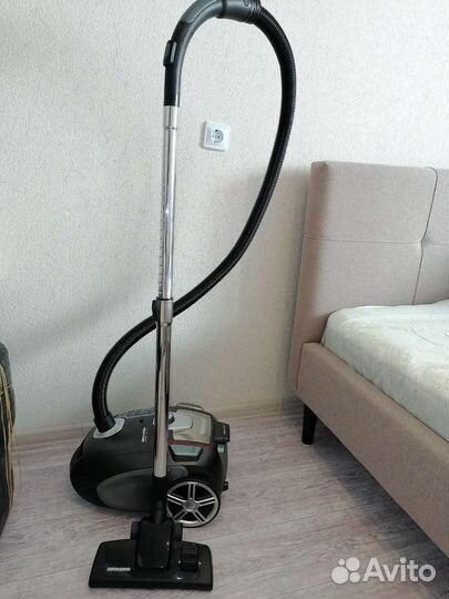 Пылесос Redmond