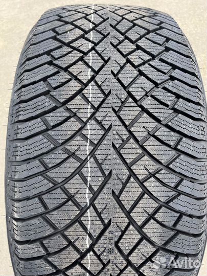 Nokian Tyres Hakkapeliitta R5 SUV 255/55 R20 110R