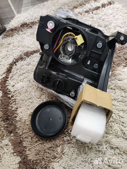 Фара левая Citroen C2