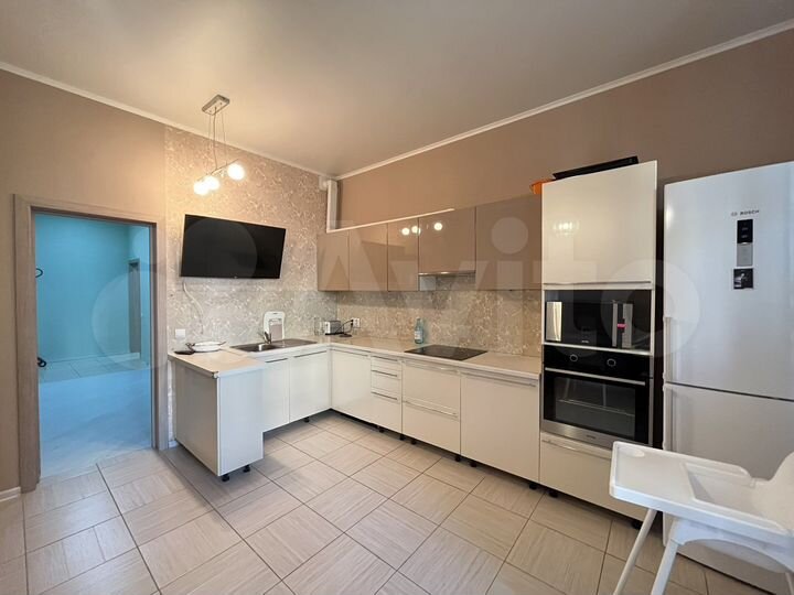 2-к. квартира, 81 м², 4/5 эт.