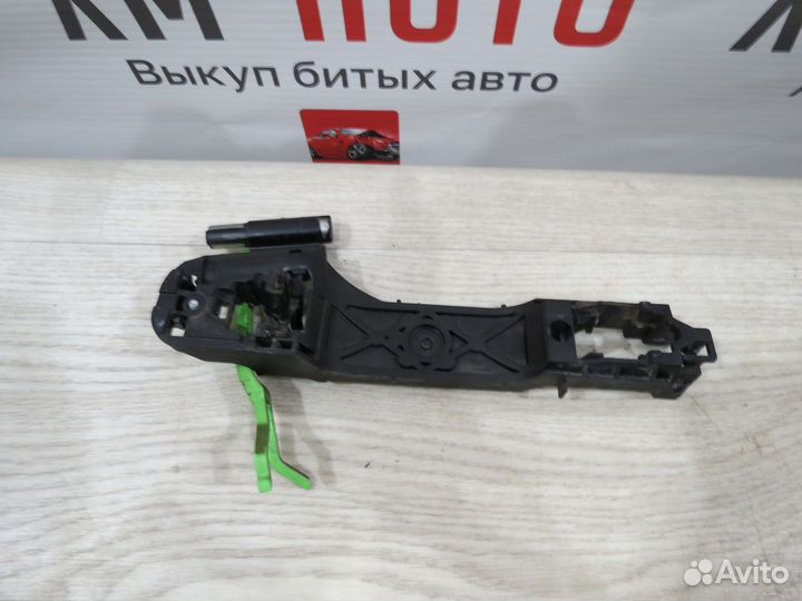 Кронштейн ручки задний левый Toyota Camry 50