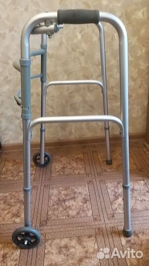 Ходунки для взрослых на колесах