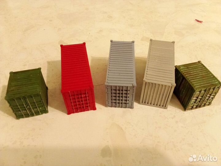Контейнер 10 и 20 футов масштаб 1/87
