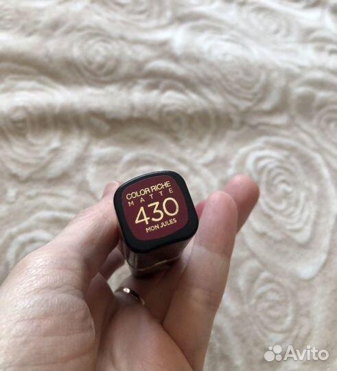 Матовая губная помада от Loreal