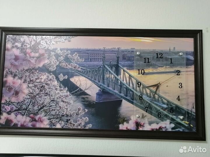 Картина с часами