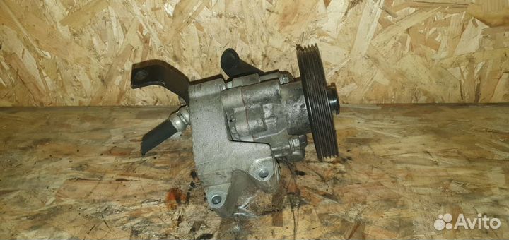 Насос гидроусилителя Chevrolet Cruze F18D4