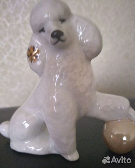 Фарфоровая статуэтка