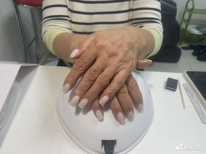 Нужна модель на маникюр
