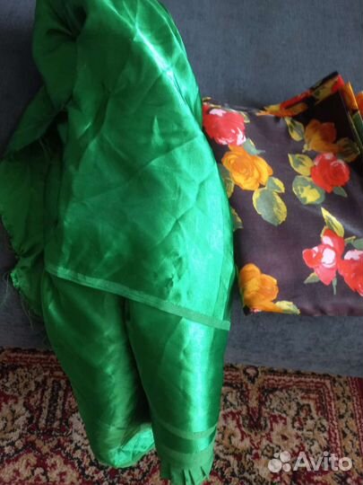 Старинные материалы атласы,шалл,лавсан,трикатины