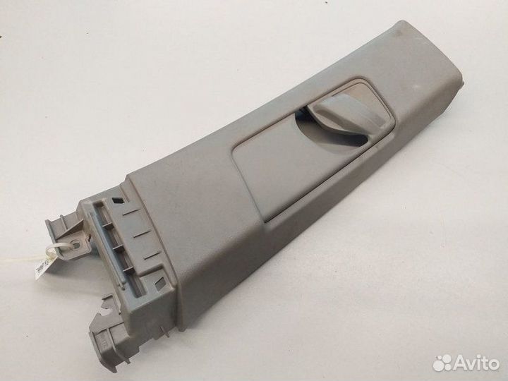 Обшивка центральной стойки Toyota Highlander