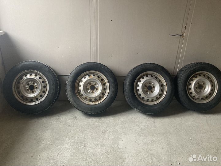 Hankook Winter I'Pike 215/65 R16 98