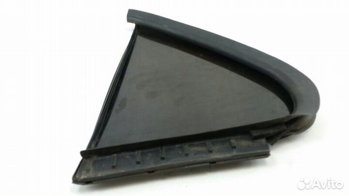 Форточка двери задняя правая Toyota Corolla