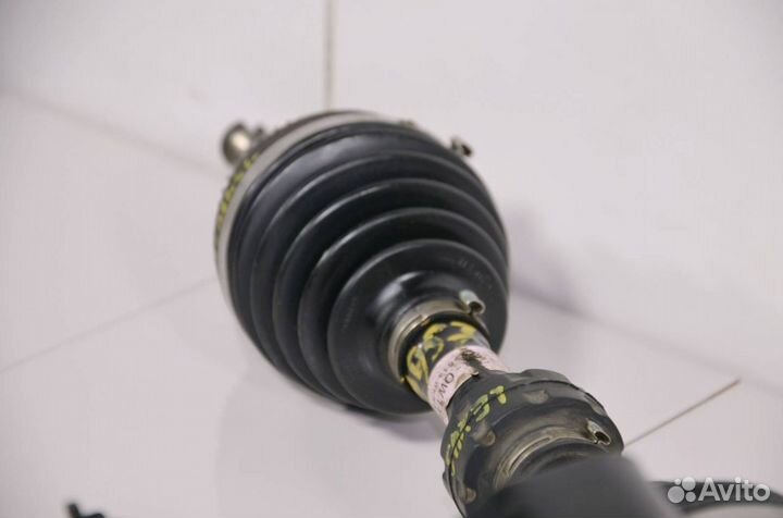 Приводной вал передний правый Lexus Rx400H 3.3