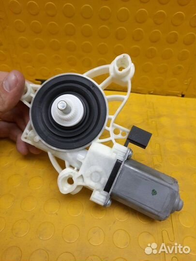 Стеклоподъемник передний левый Mercedes-Benz Gle