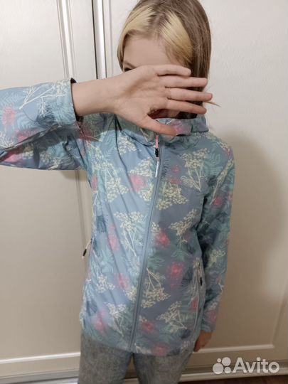 Ветровка для девочки